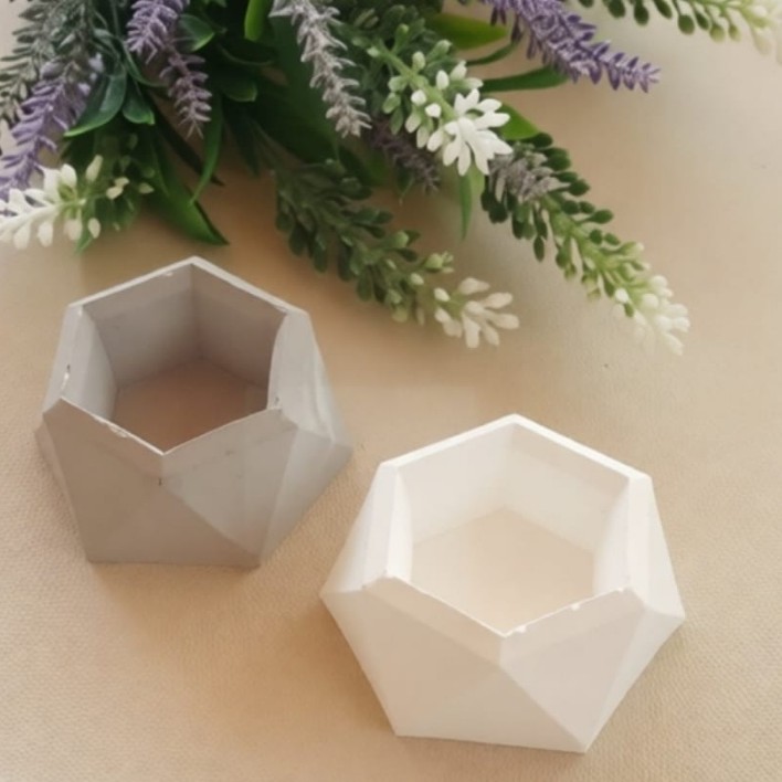Karakız Prizma Minik Saksı Silikon Kalıp 3.1x6 Cm thumbnail 1